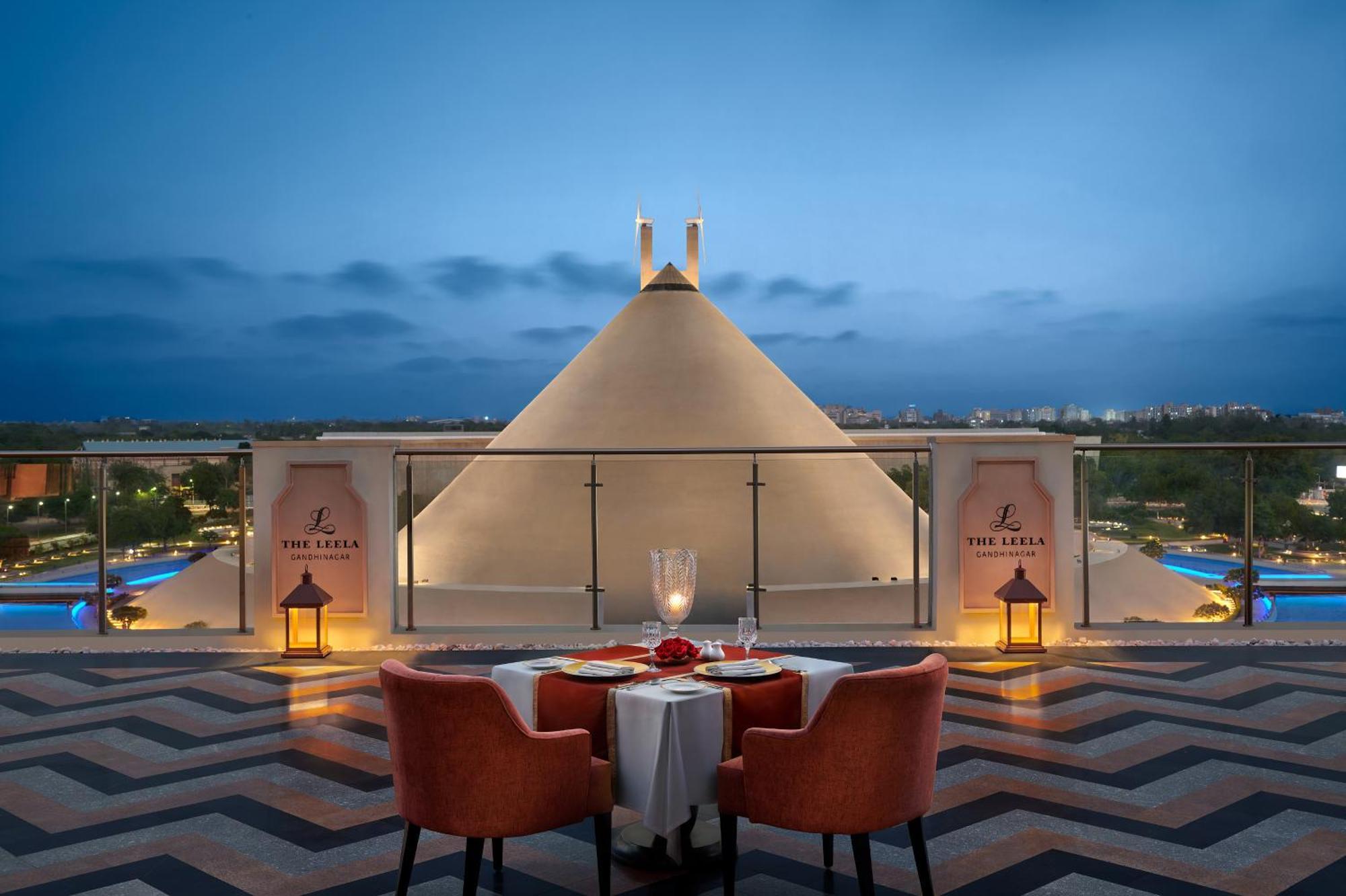 Hotel The Leela Gandhinagar Extérieur photo