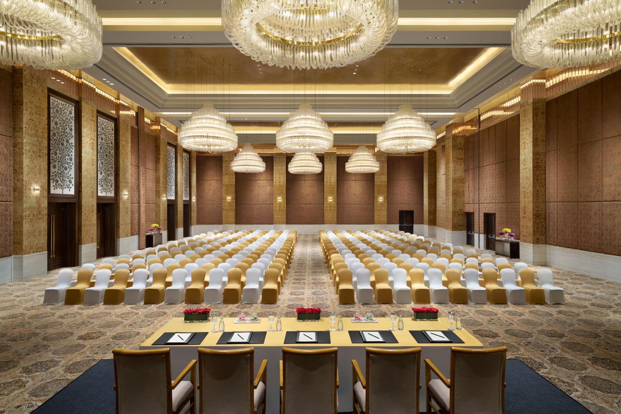 Hotel The Leela Gandhinagar Extérieur photo